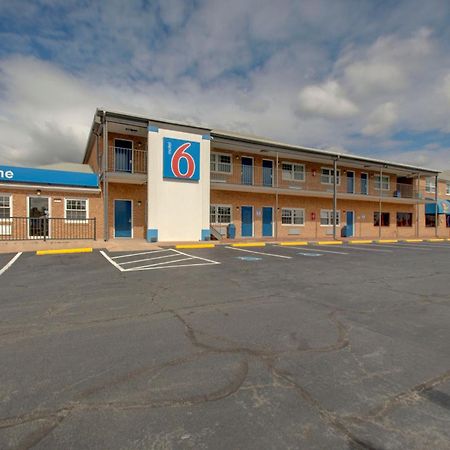 Motel 6-Falls Church, Va - Arlington Boulevard المظهر الخارجي الصورة