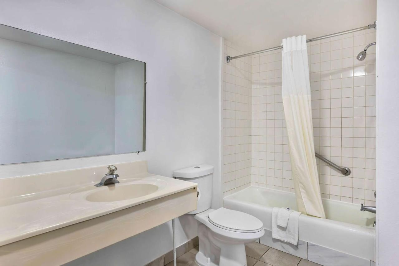 Motel 6-Falls Church, Va - Arlington Boulevard المظهر الخارجي الصورة