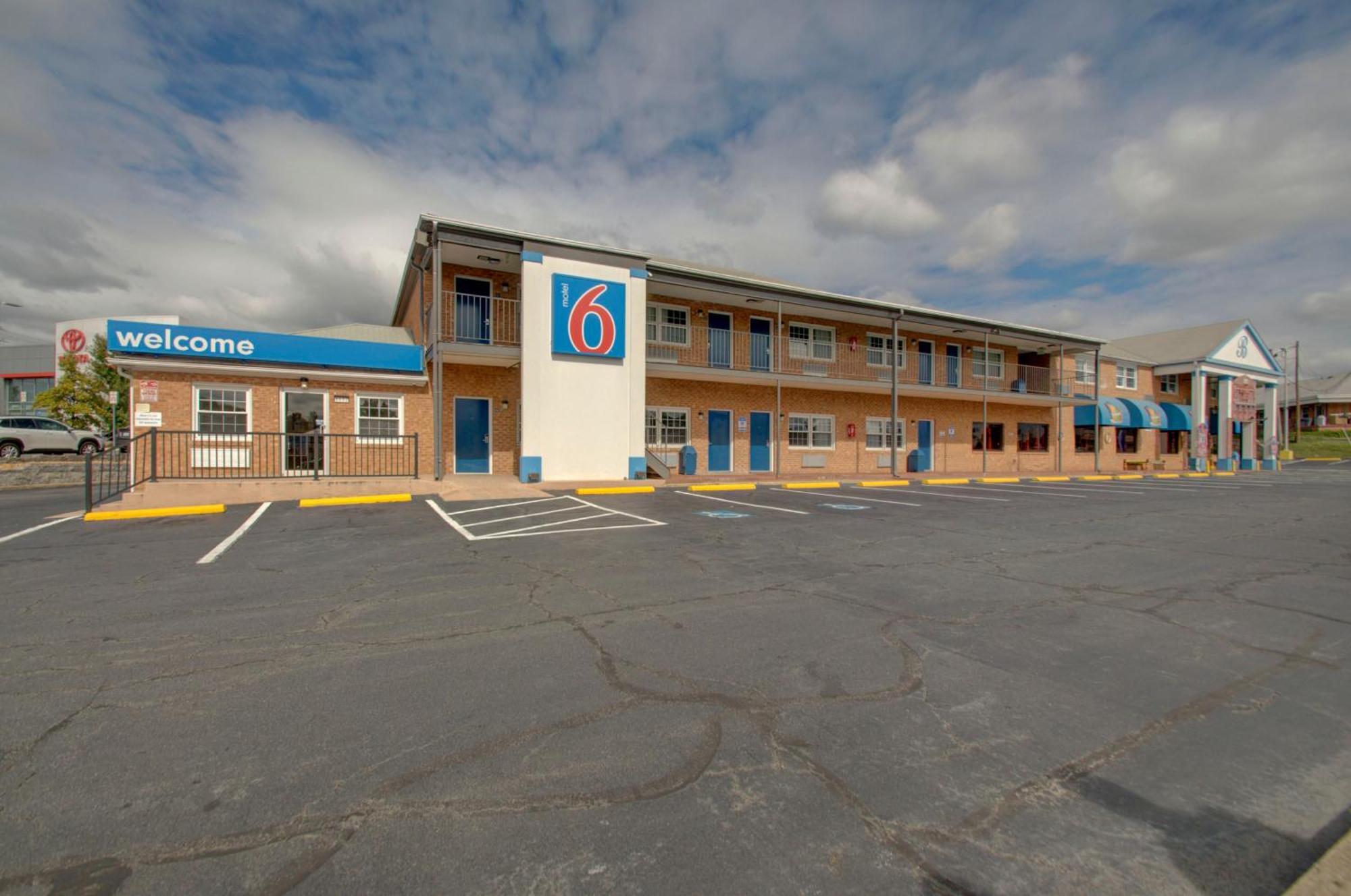 Motel 6-Falls Church, Va - Arlington Boulevard المظهر الخارجي الصورة